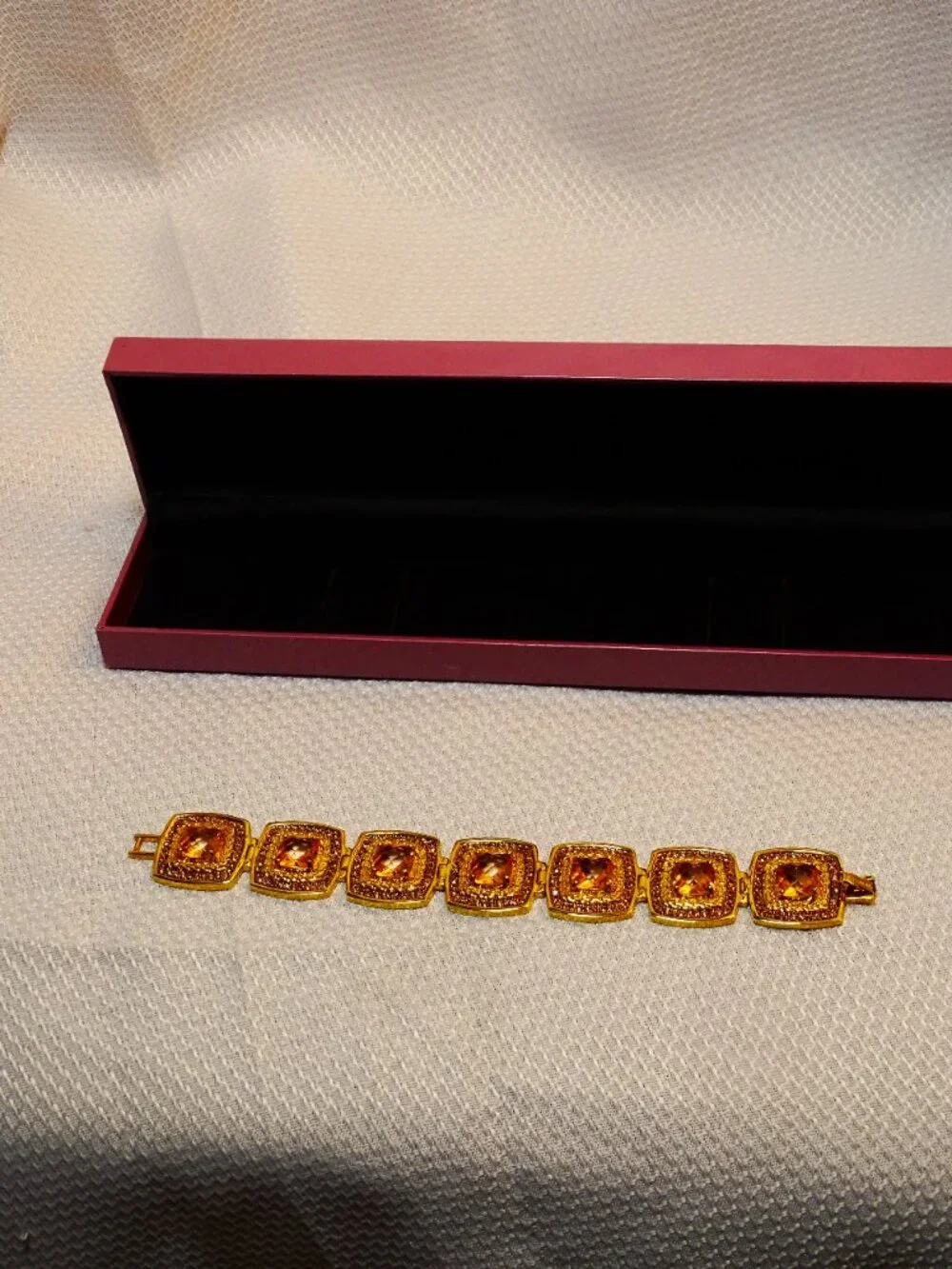 Suzanne Somers Beautiful Amber and Gold 7